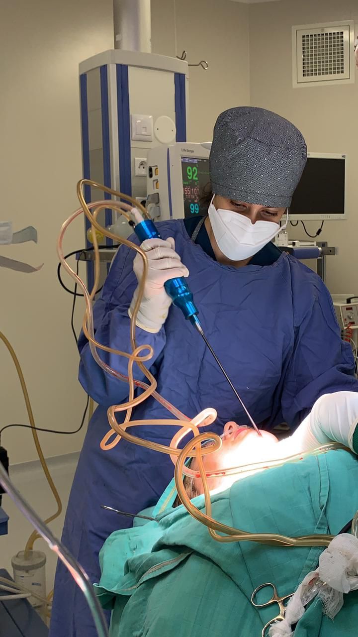 Intervention de chirurgie plastique réalisée par le Dr Aimad Eddine Souad